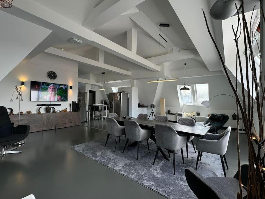6 Zimmer Maisonette-Penthouse Pool Dachterrasse Luxus Munique Exterior foto